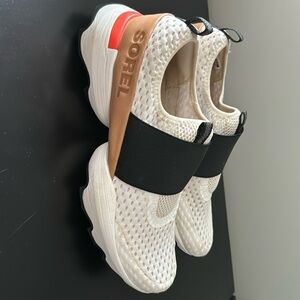 Sorel Gym Shoes Women’s Size 8.5